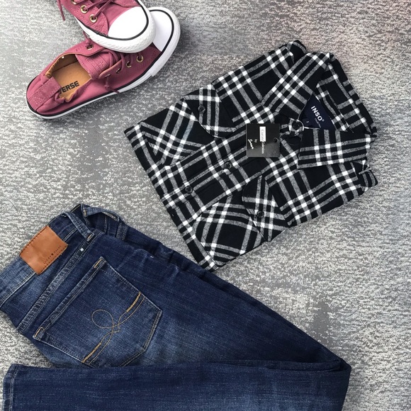 💥NEW💥 Flannel Button Down Top - Picture 4 of 7